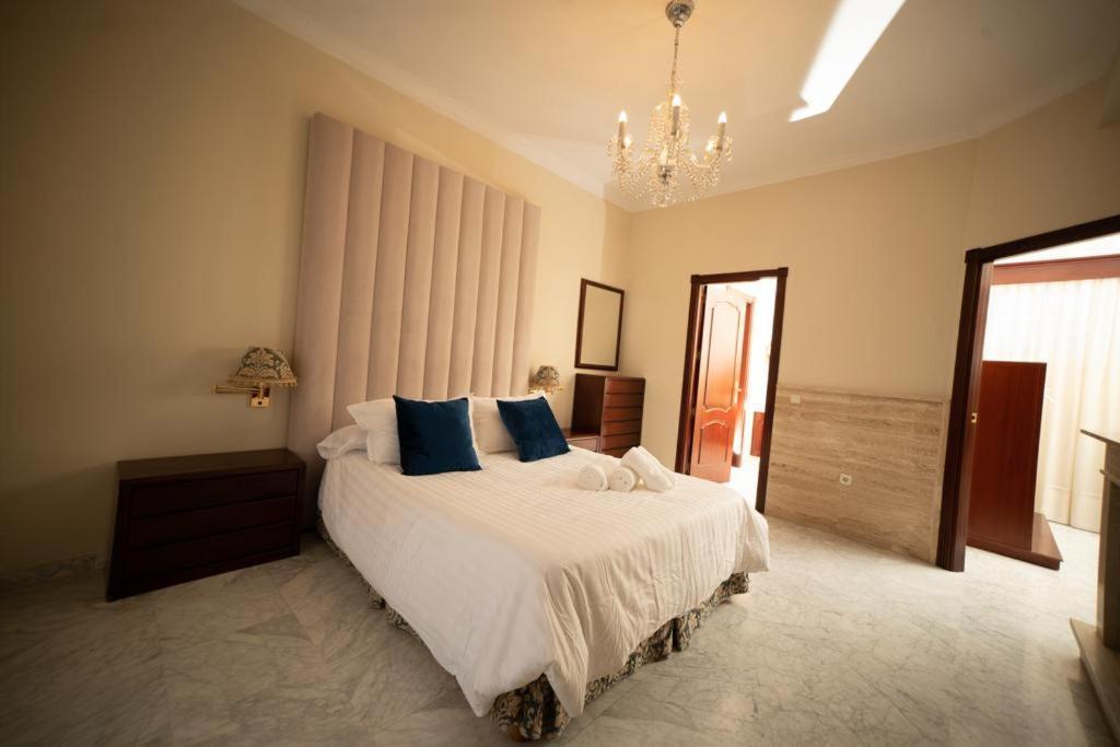 Villa Candelaria Sevilla Aljarafe Bormujos Habitación foto